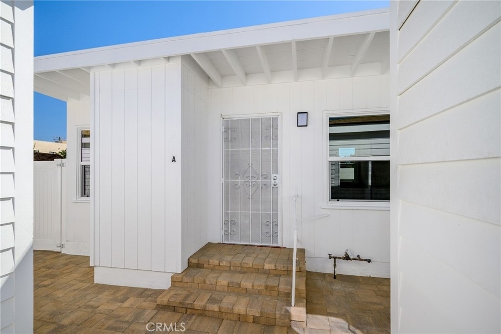 908 E Maple - Photo 0