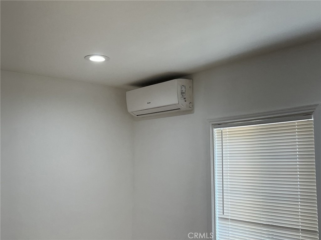 1840 W Glenoaks Boulevard - Photo 10