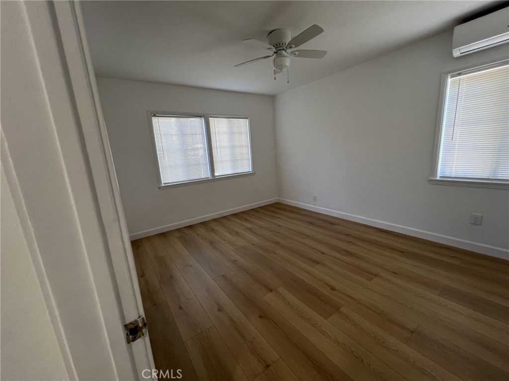 1840 W Glenoaks Boulevard - Photo 8