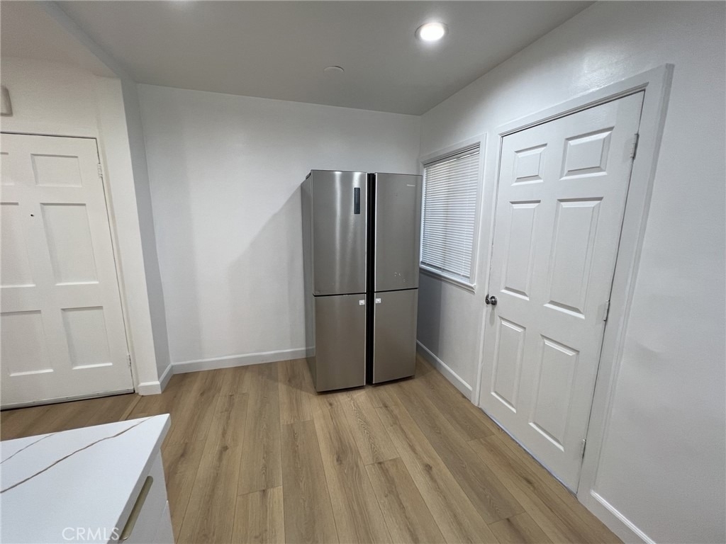 1840 W Glenoaks Boulevard - Photo 2