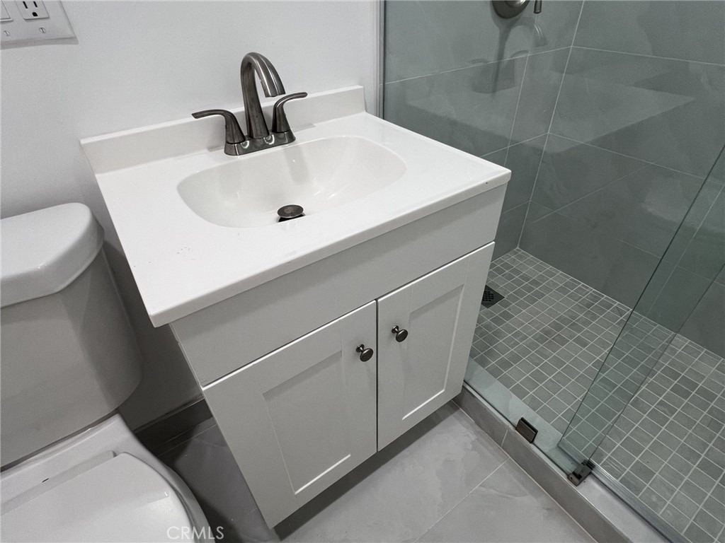 1840 W Glenoaks Boulevard - Photo 6