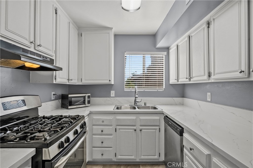 12624 Ralston Avenue - Photo 29