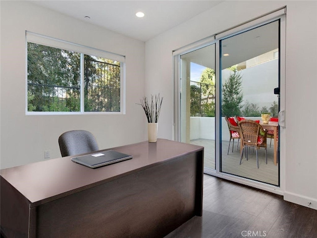 610 Levering Avenue - Photo 4