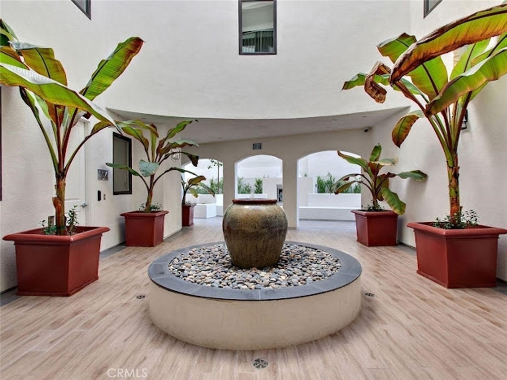 610 Levering Avenue - Photo 8