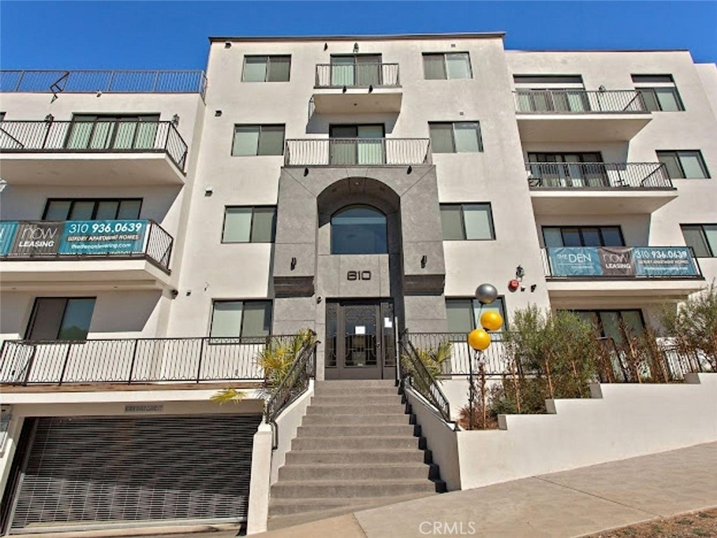 610 Levering Avenue - Photo 0