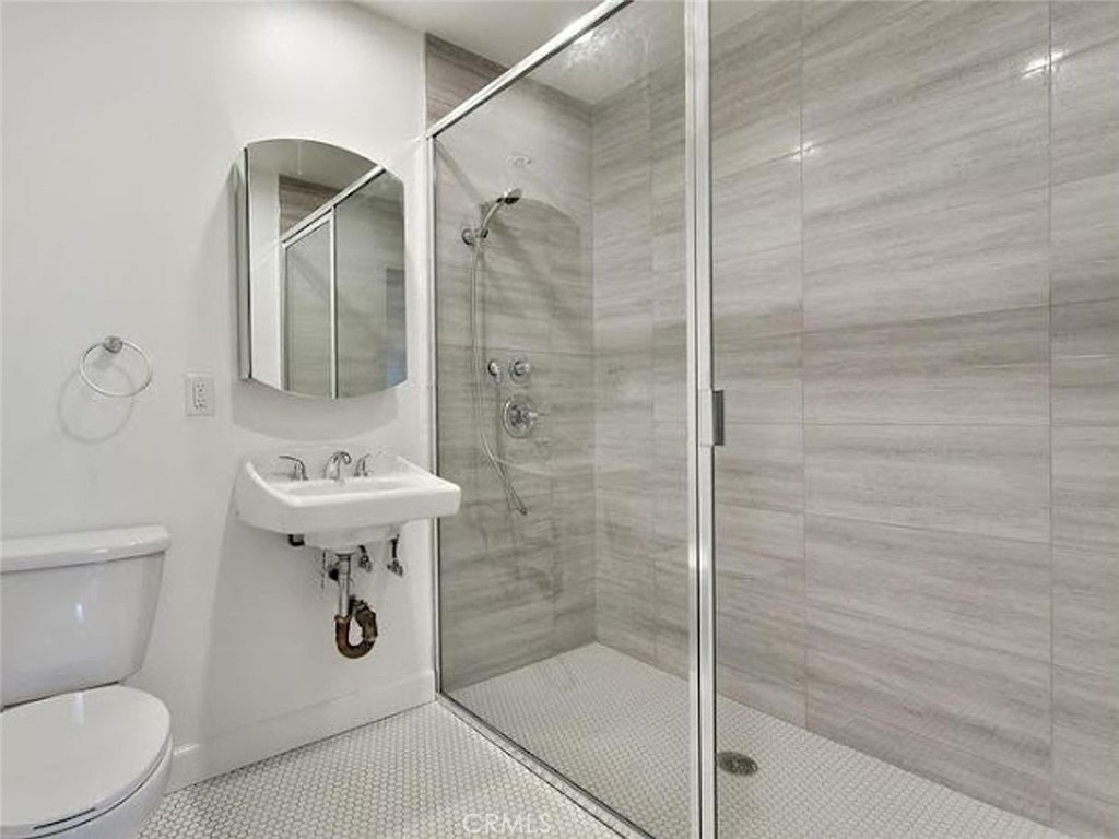610 Levering Avenue - Photo 8