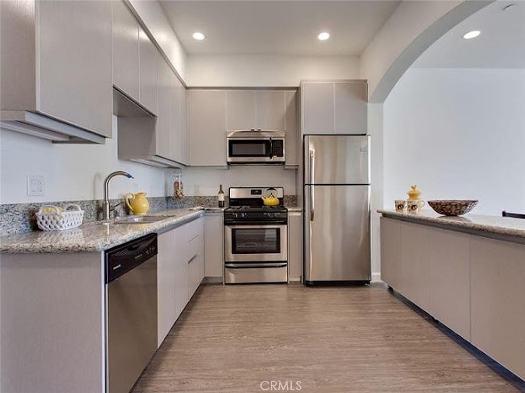 610 Levering Avenue - Photo 7