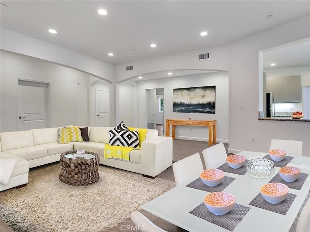 610 Levering Avenue - Photo 9