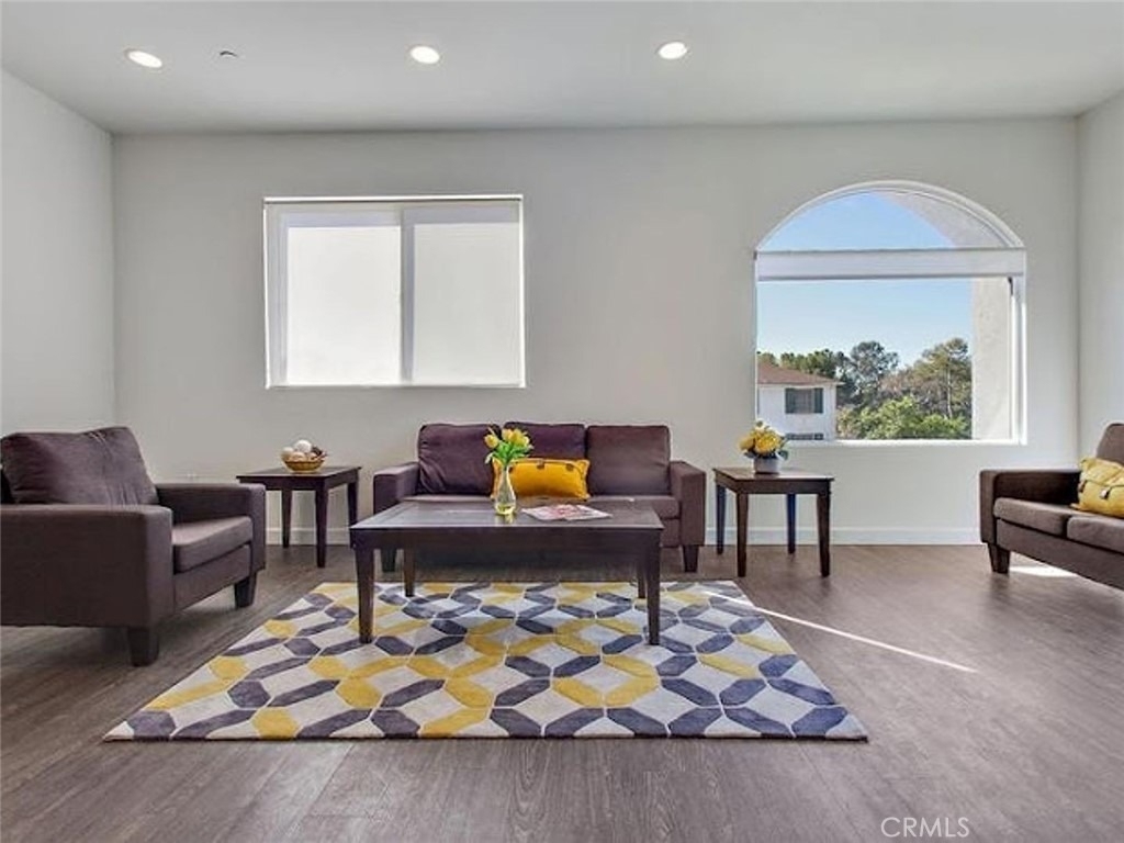 610 Levering Avenue - Photo 5