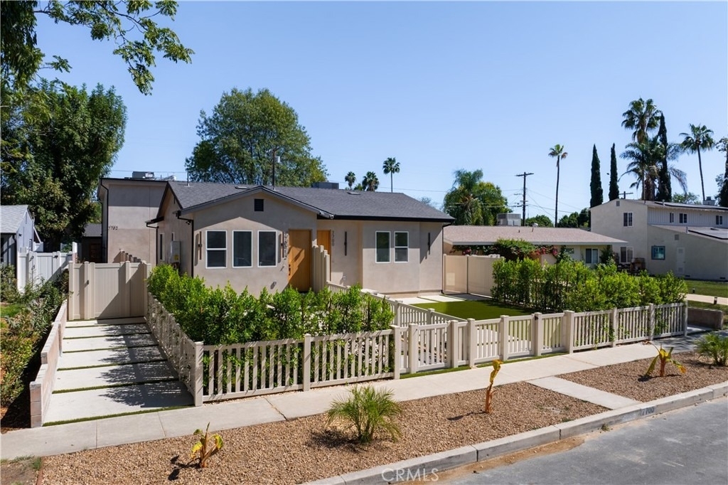 7700 1/2 Lasaine Avenue - Photo 8