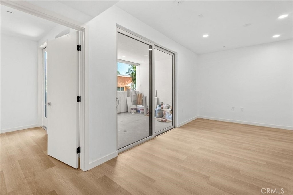 1233 Dunsmuir Avenue - Photo 3