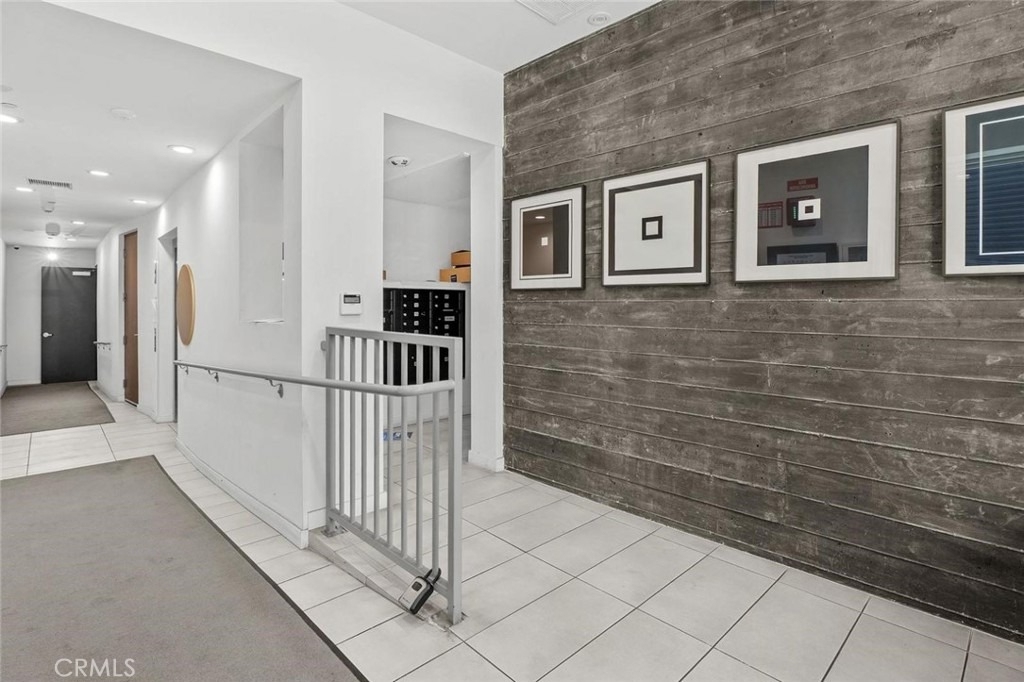 1233 Dunsmuir Avenue - Photo 1