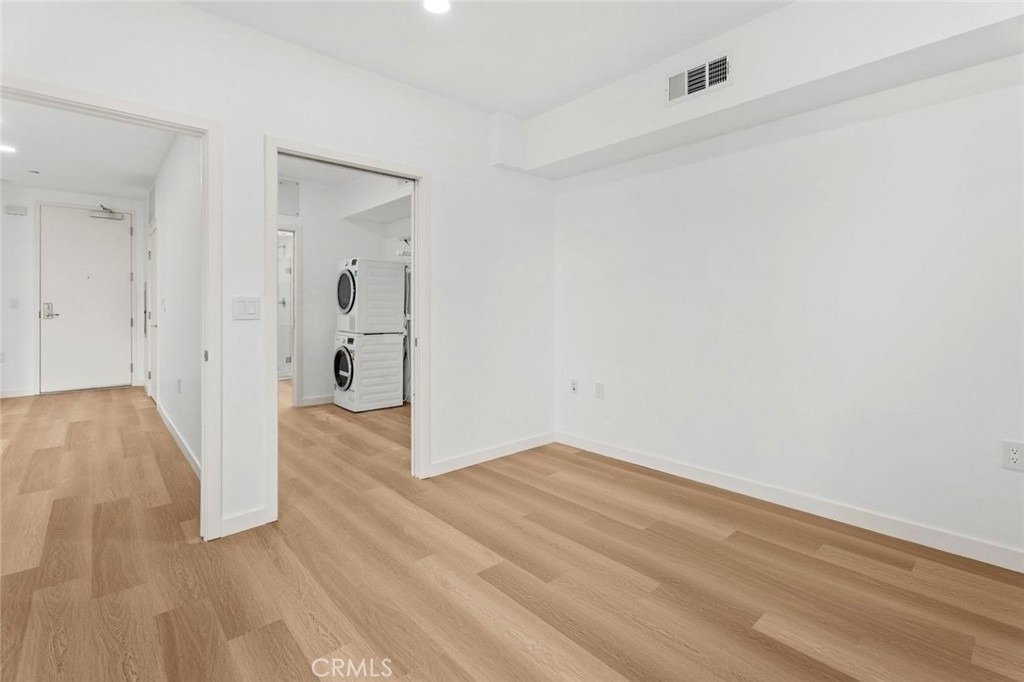 1233 Dunsmuir Avenue - Photo 2
