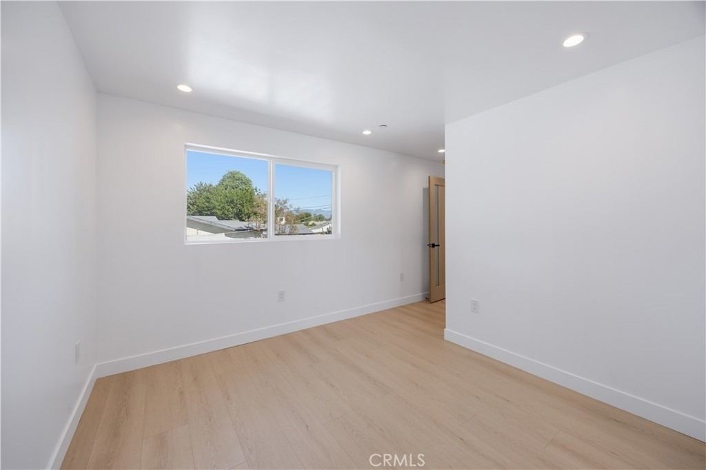 7702 Lasaine Avenue - Photo 14