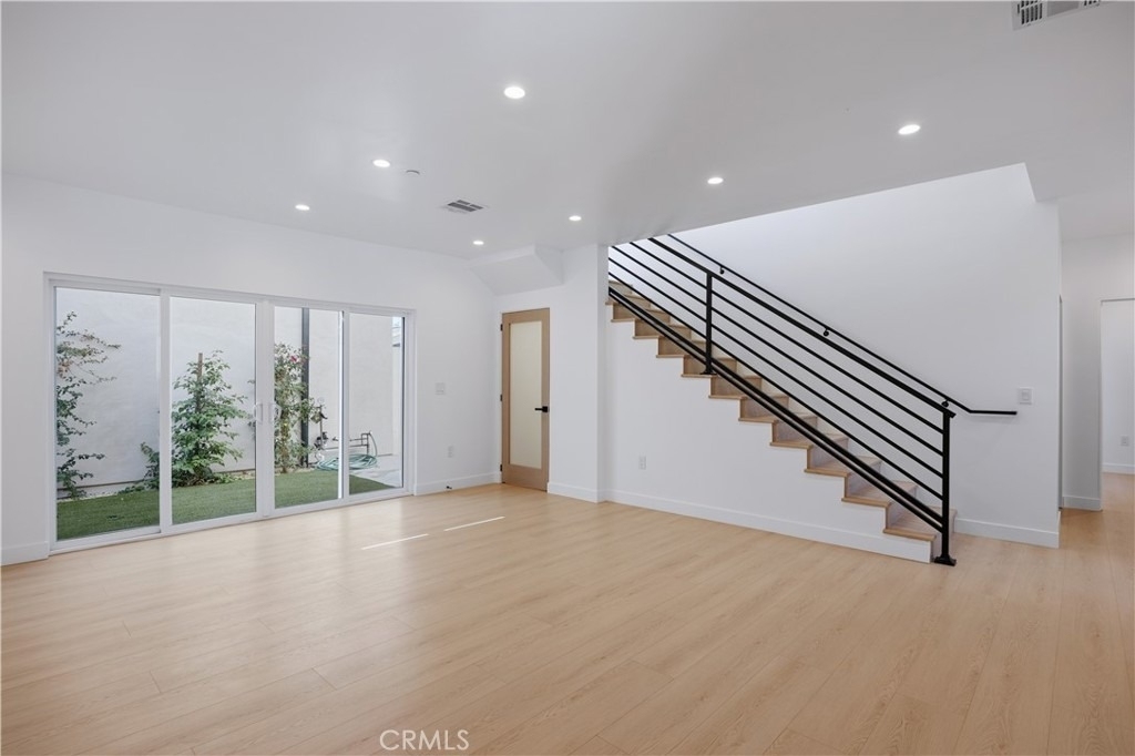 7702 Lasaine Avenue - Photo 5