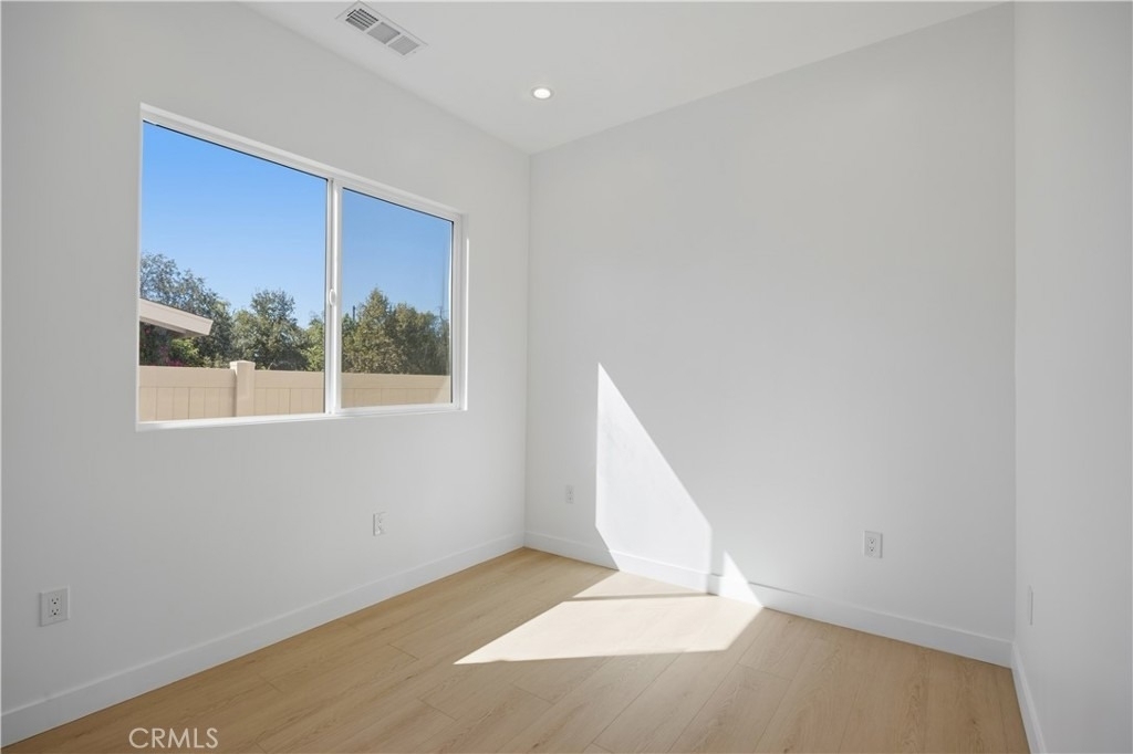 7700 Lasaine Avenue - Photo 7