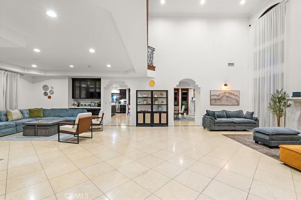 16806 Addison Street - Photo 3