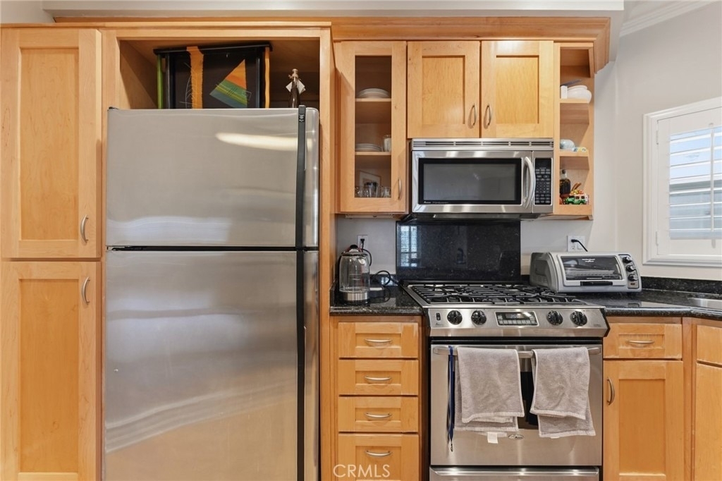 850 N Croft Avenue - Photo 19