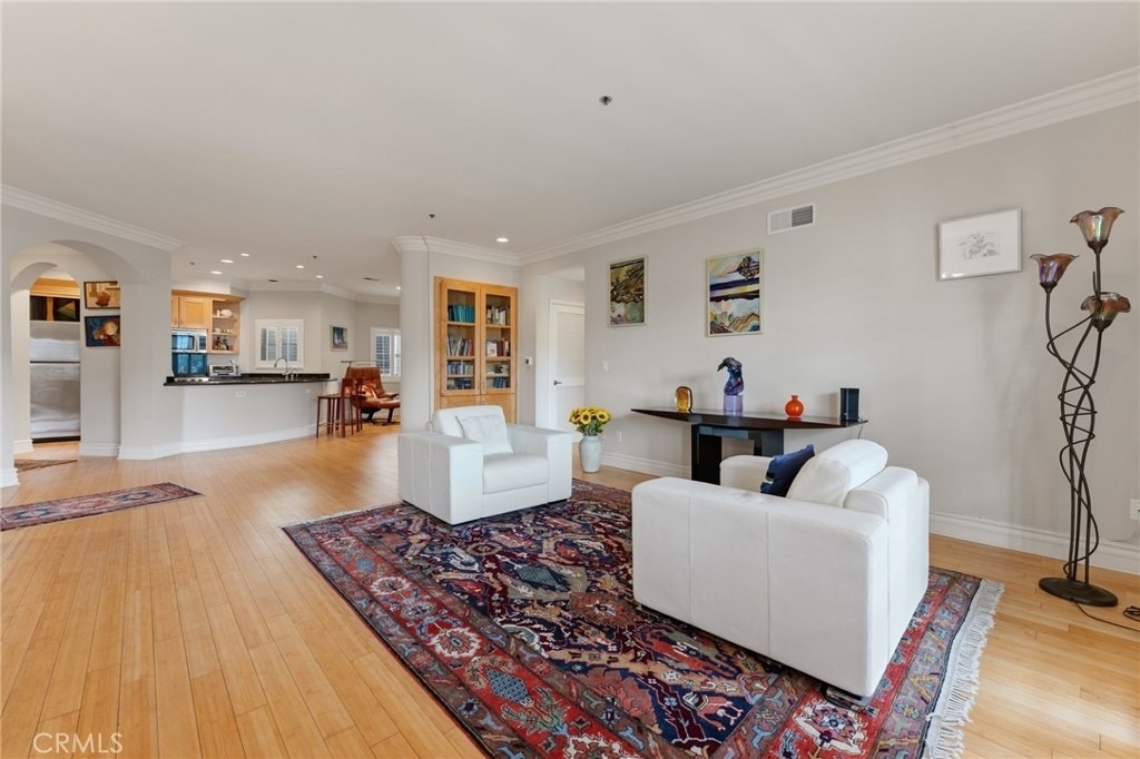 850 N Croft Avenue - Photo 7
