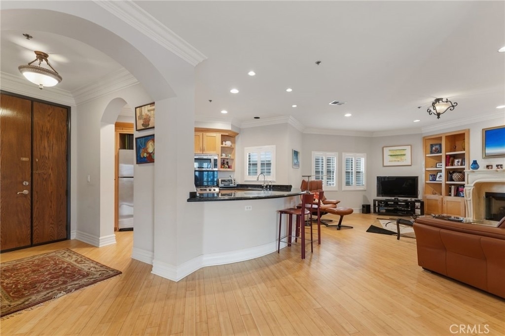 850 N Croft Avenue - Photo 30