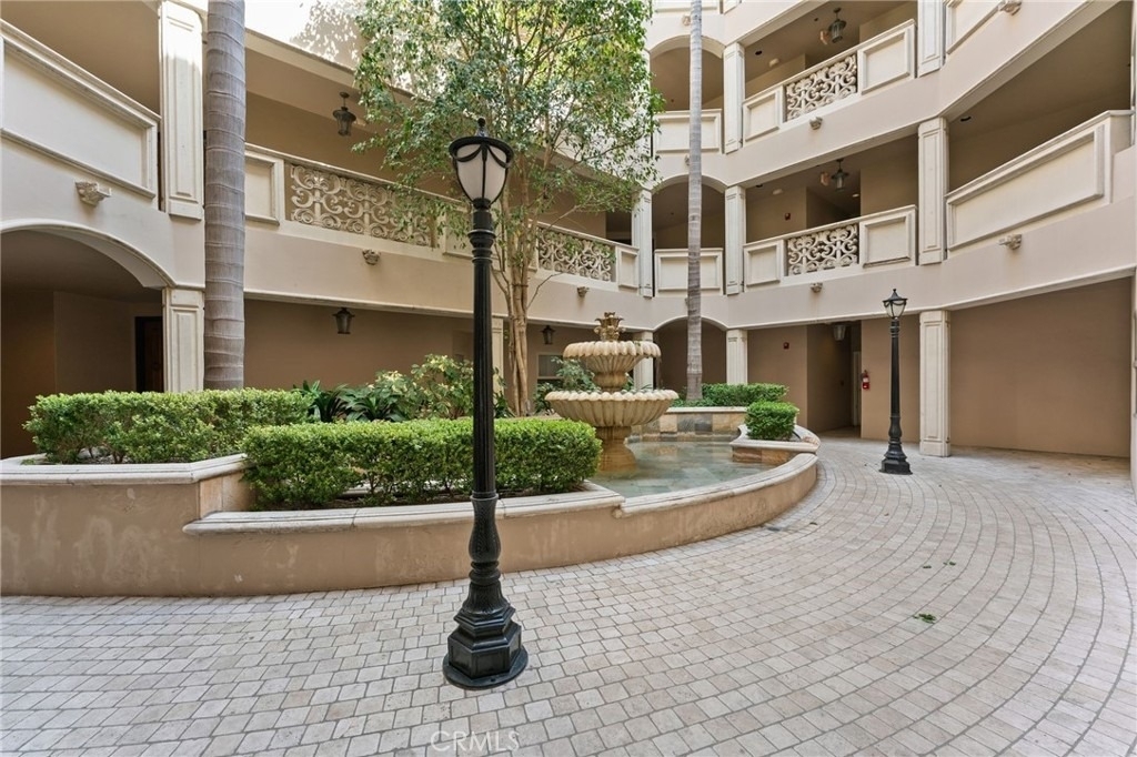 850 N Croft Avenue - Photo 3