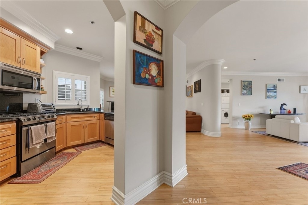 850 N Croft Avenue - Photo 4