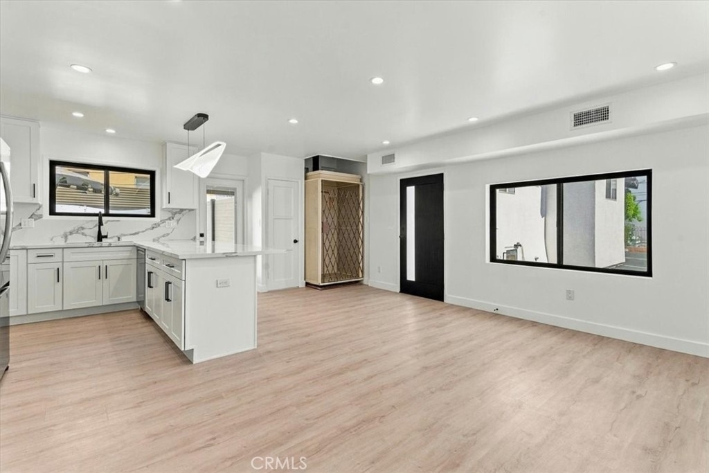1427 N Bronson Ave - Photo 4