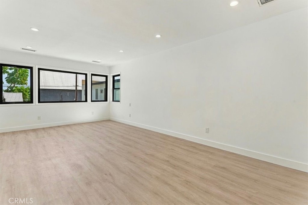 1427 N Bronson Ave - Photo 10