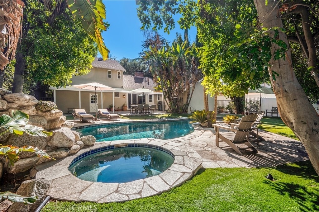 13047 Magnolia Boulevard - Photo 36