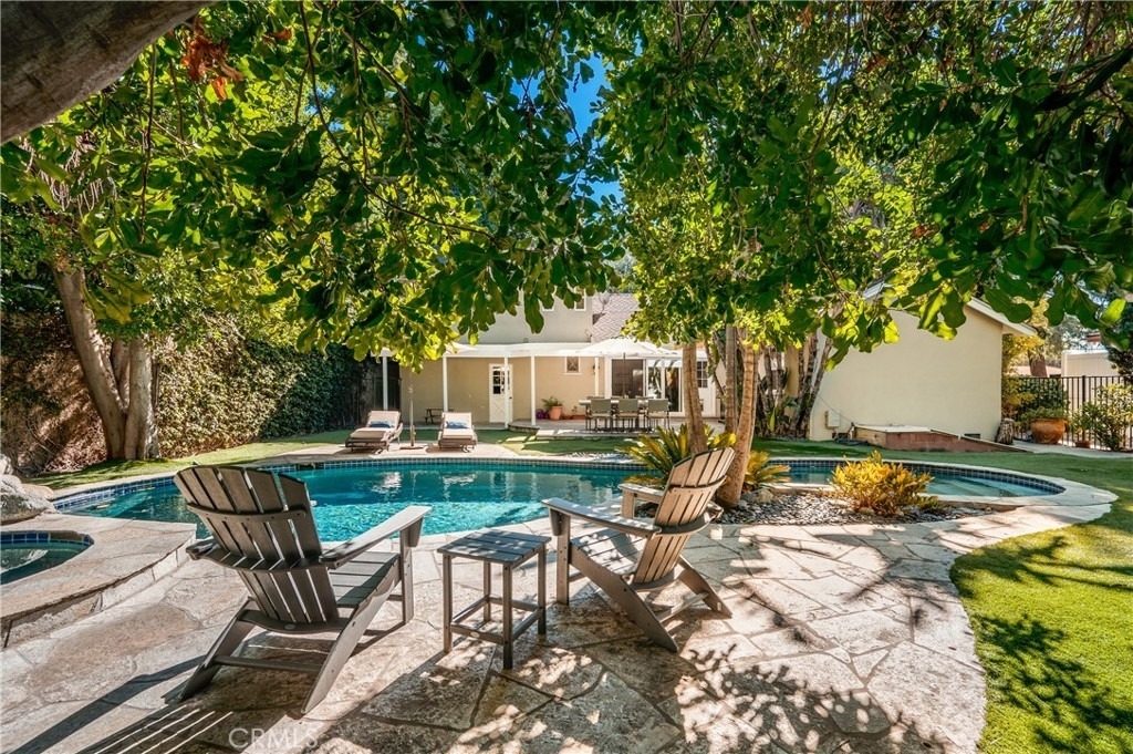 13047 Magnolia Boulevard - Photo 37
