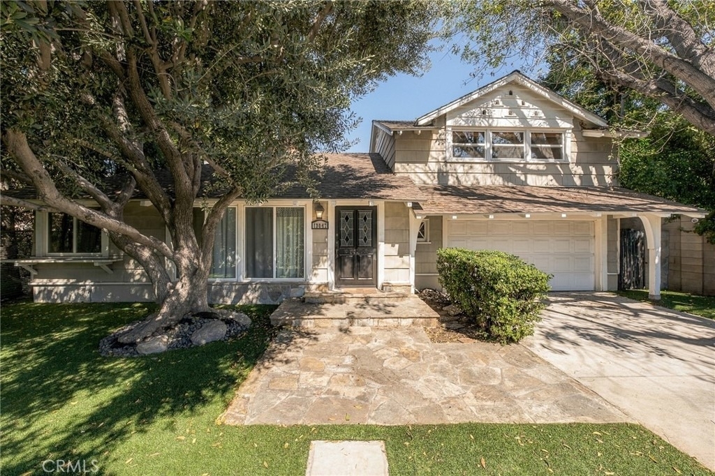 13047 Magnolia Boulevard - Photo 1