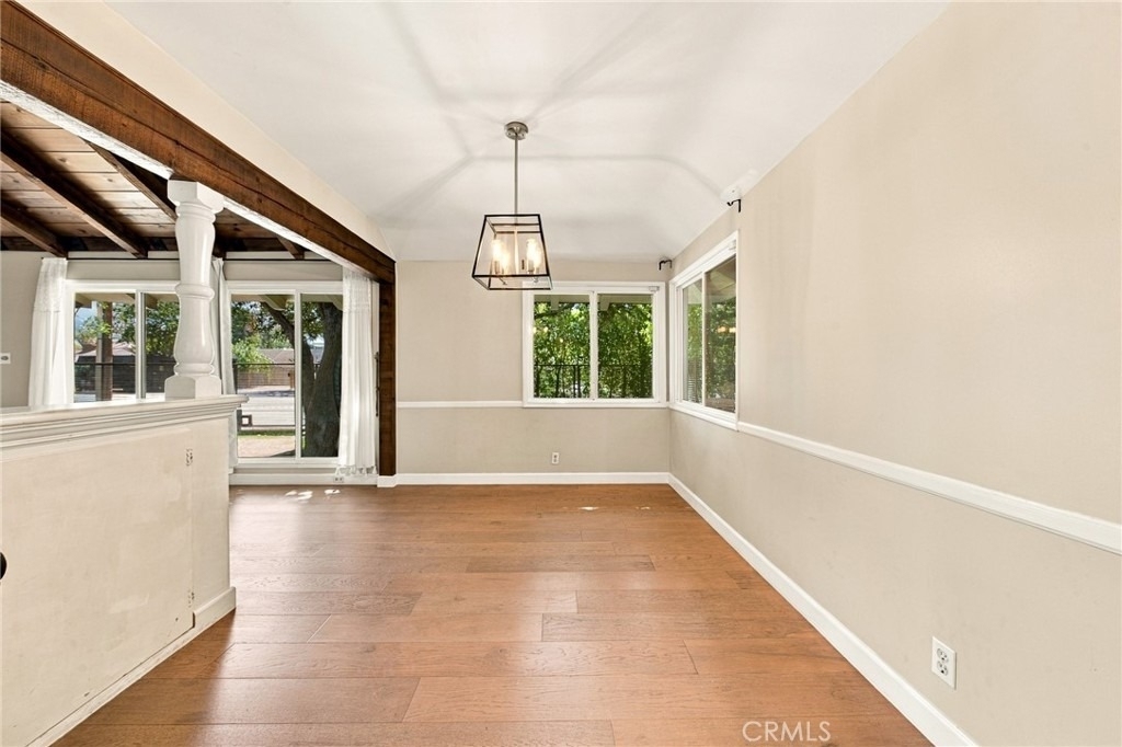 13047 Magnolia Boulevard - Photo 11