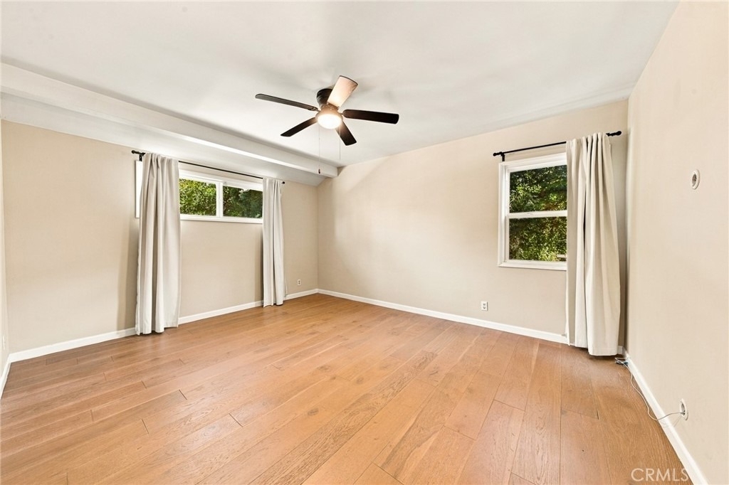 13047 Magnolia Boulevard - Photo 29