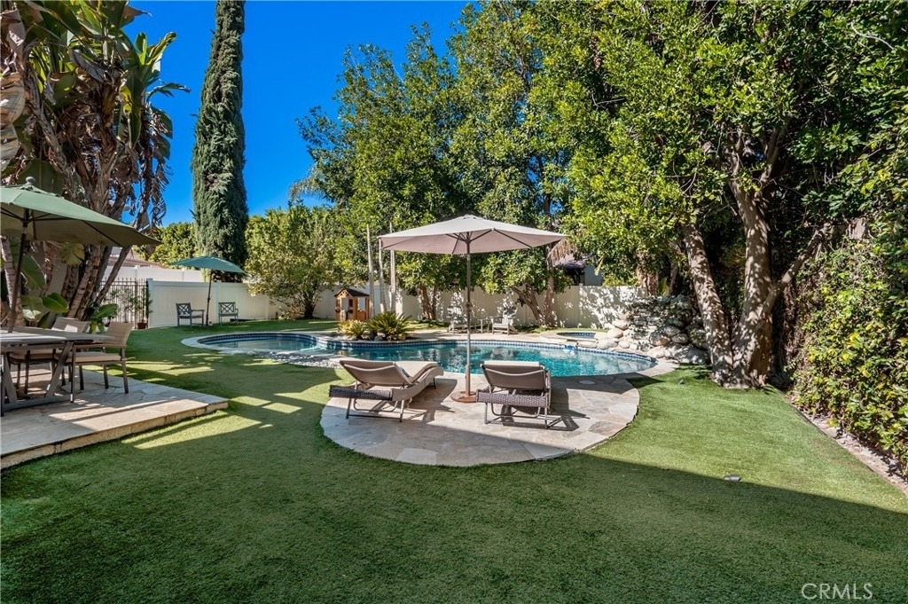 13047 Magnolia Boulevard - Photo 38