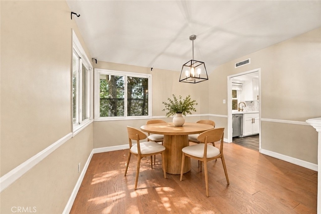 13047 Magnolia Boulevard - Photo 10