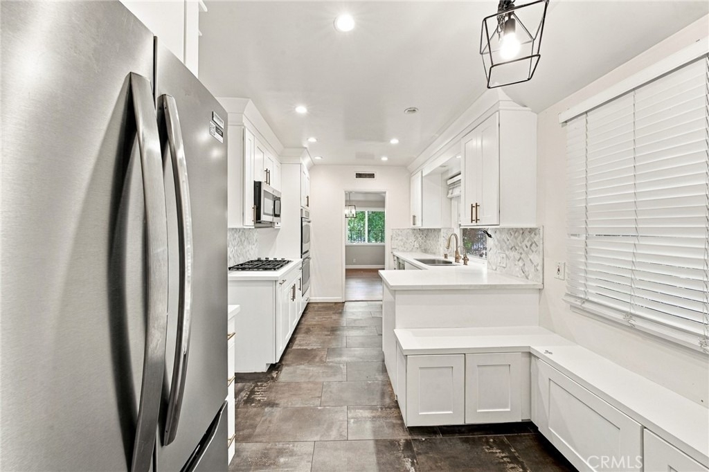 13047 Magnolia Boulevard - Photo 15