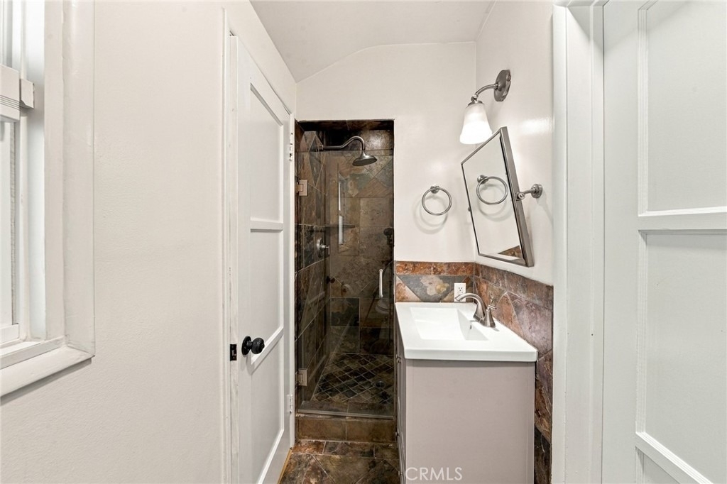 13047 Magnolia Boulevard - Photo 31