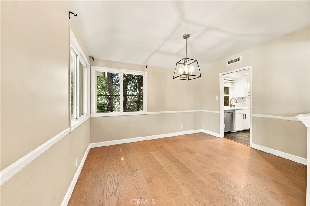 13047 Magnolia Boulevard - Photo 12