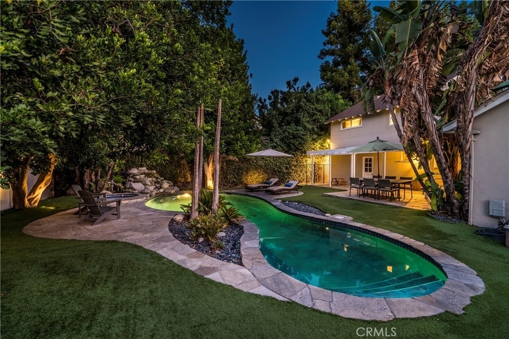 13047 Magnolia Boulevard - Photo 40