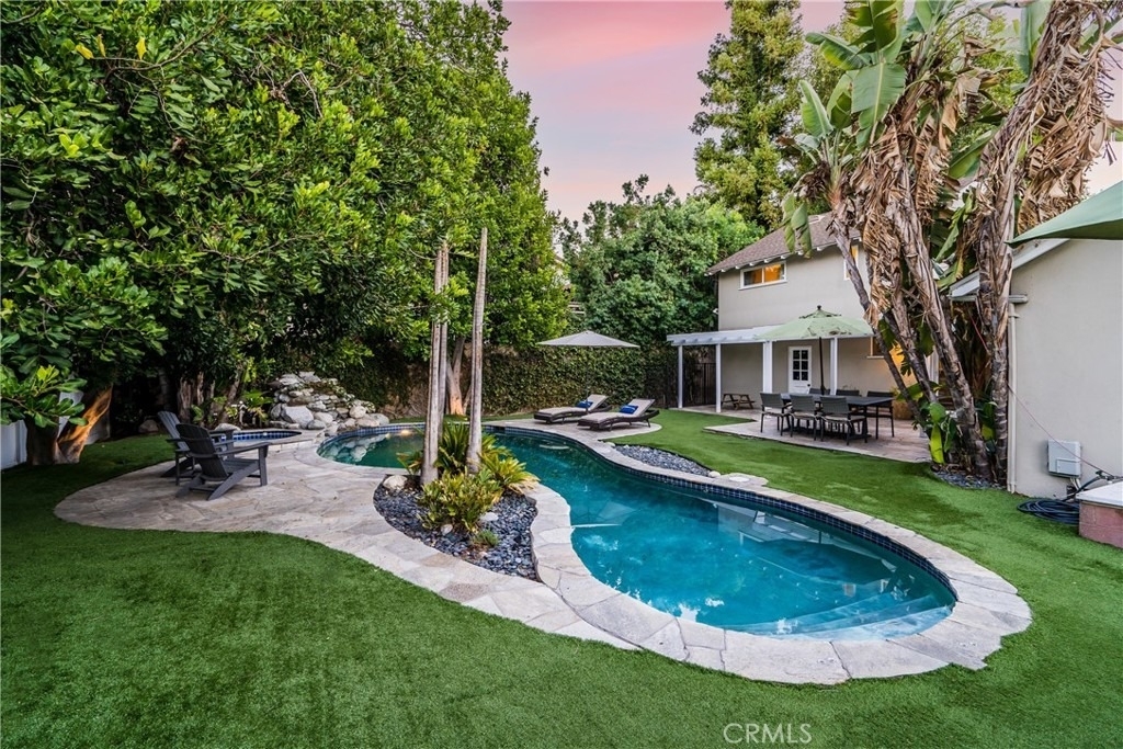 13047 Magnolia Boulevard - Photo 39