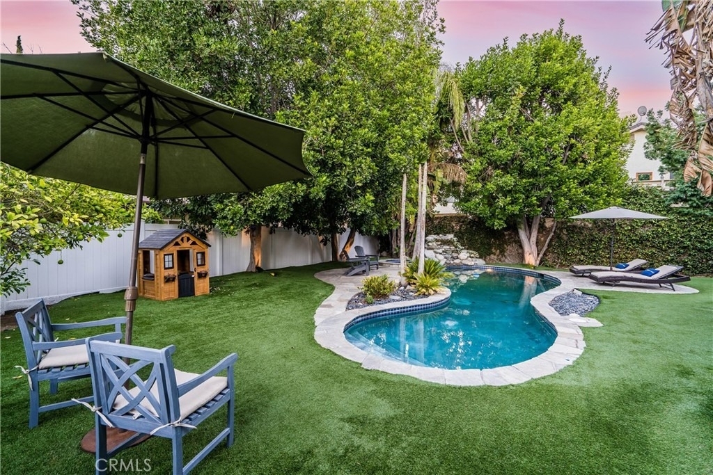 13047 Magnolia Boulevard - Photo 42