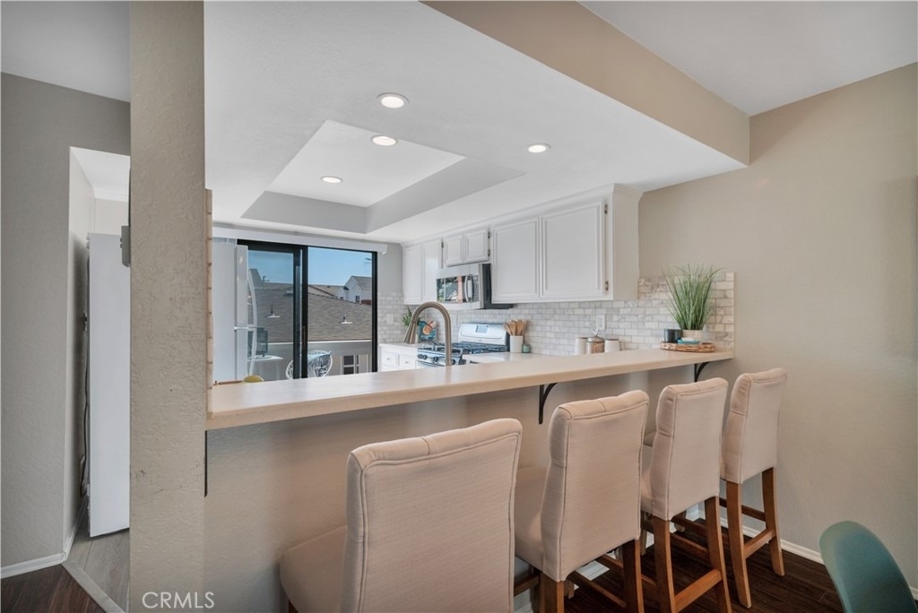 2721 Gramercy Avenue - Photo 6