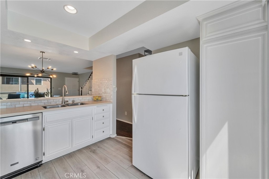 2721 Gramercy Avenue - Photo 9