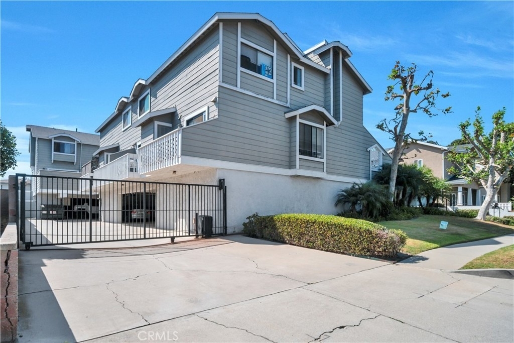 2721 Gramercy Avenue - Photo 24