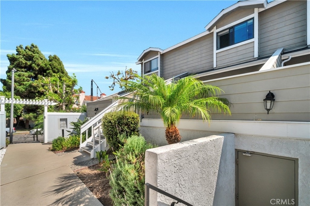 2721 Gramercy Avenue - Photo 25