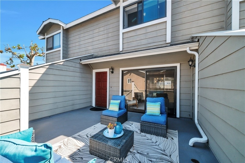 2721 Gramercy Avenue - Photo 2