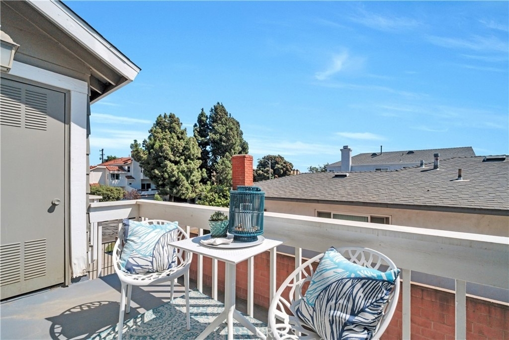 2721 Gramercy Avenue - Photo 10