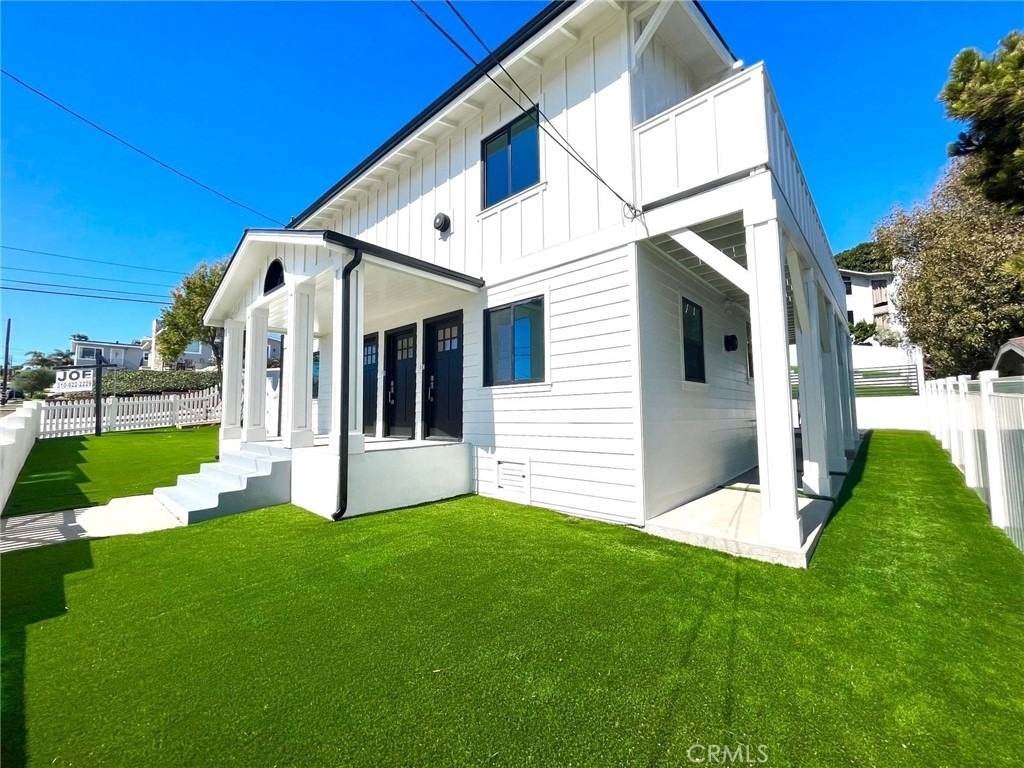 624 W 38th Street - Photo 0