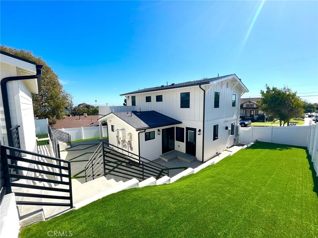 624 W 38th Street - Photo 16
