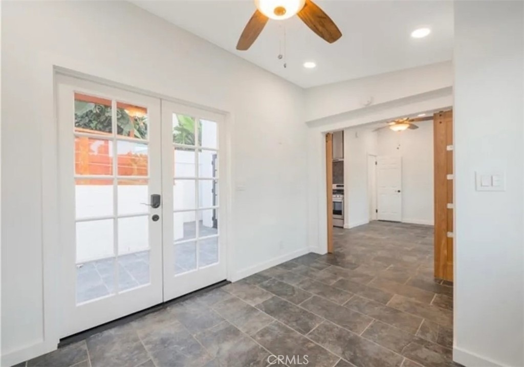 1060 W 6th - Photo 3